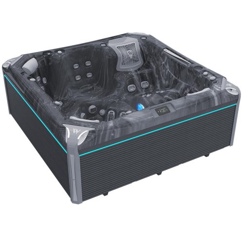 Kilimanjaro PeakLife Deluxe jakuzzi Storm clouds